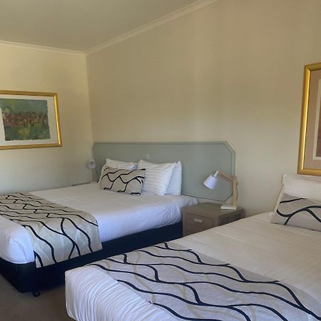 Deniliquin Country Club Motor Inn Exterior foto