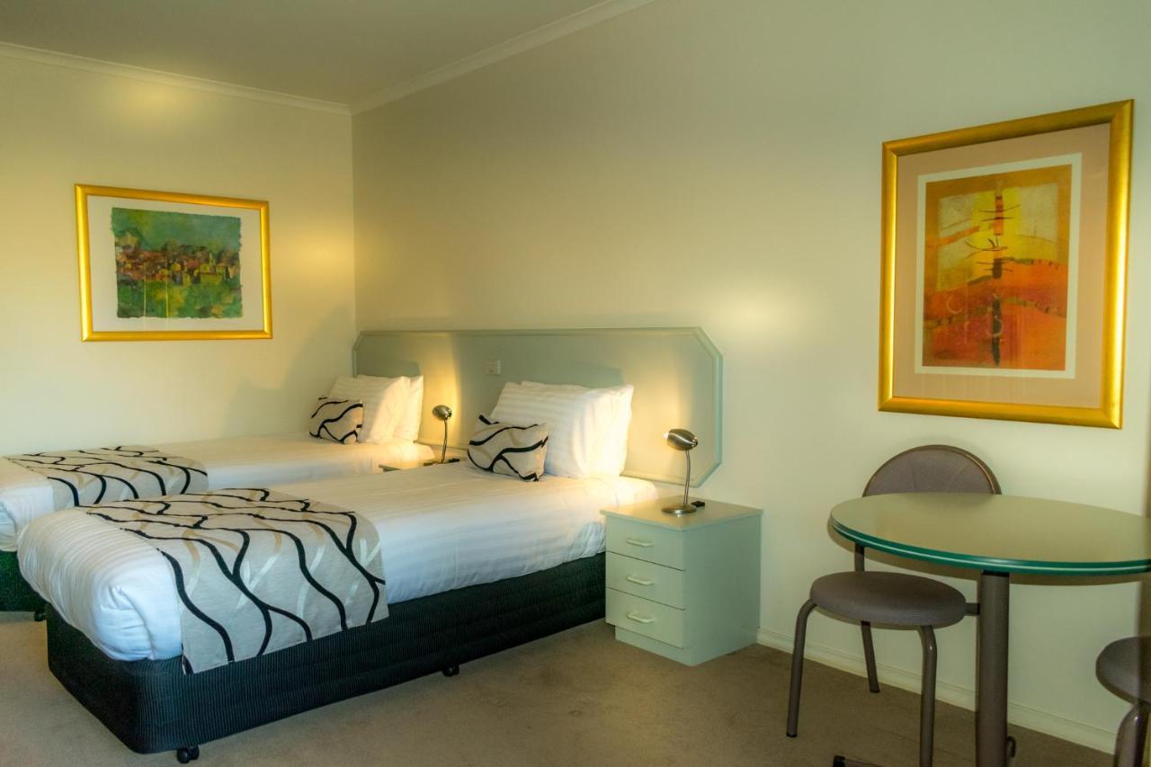 Deniliquin Country Club Motor Inn Exterior foto