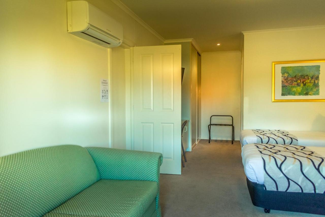 Deniliquin Country Club Motor Inn Exterior foto